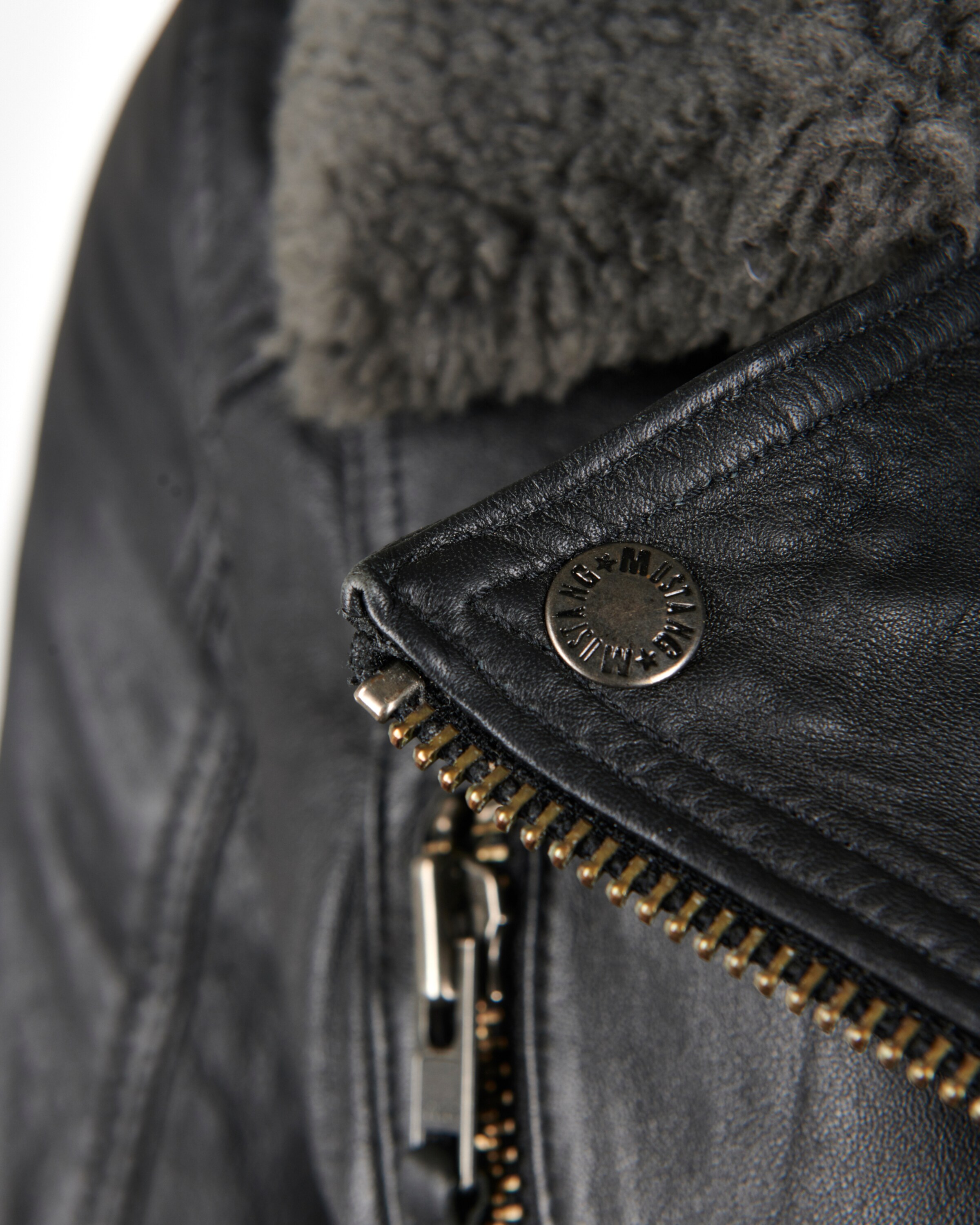 MUSTANG Between-season jacket 'Grenada' in Black