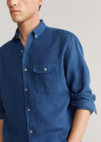 Coupe regular Chemise MANGO MAN en bleu