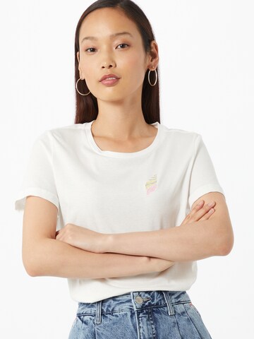 T-shirt 'Petafrancis' VERO MODA en blanc : devant