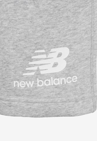 new balance Regular Short 'Essentials' in Grau