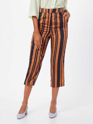 SOAKED IN LUXURY Regular Trousers 'Mollie' in Brown: front