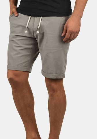 BLEND Regular Shorts 'Lias' in Grau: predná strana