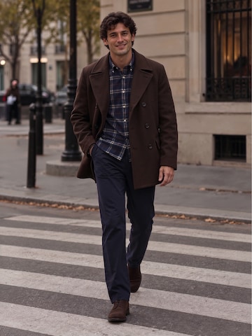 Classic Autumn Brown Peacoat Look