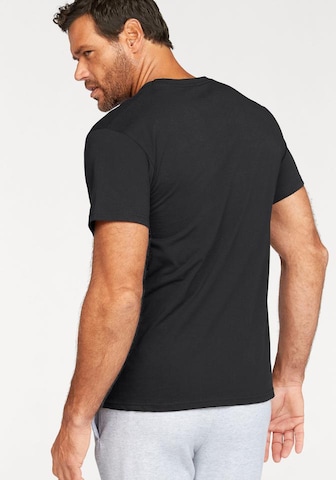 FRUIT OF THE LOOM T-Shirt in Schwarz