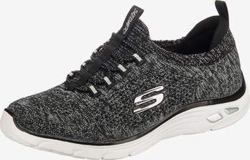 Baskets basses SKECHERS en noir : devant