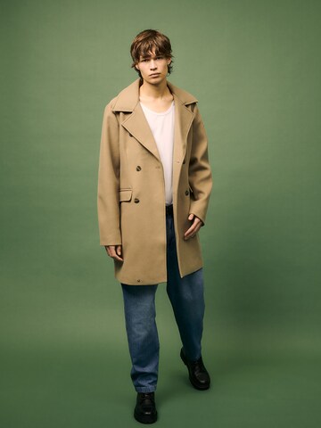 Basic Camel Beige Coat Look