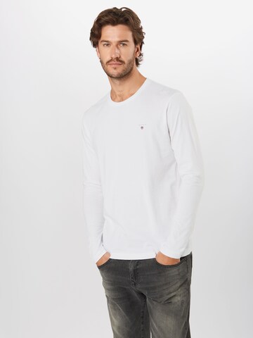 GANT Regular fit Μπλουζάκι σε λευκό: μπροστά