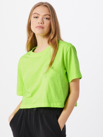 Tricou de la Urban Classics pe verde: față