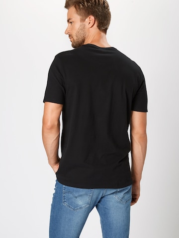 T-Shirt 'CLASSIC T' GAP en noir : derrière