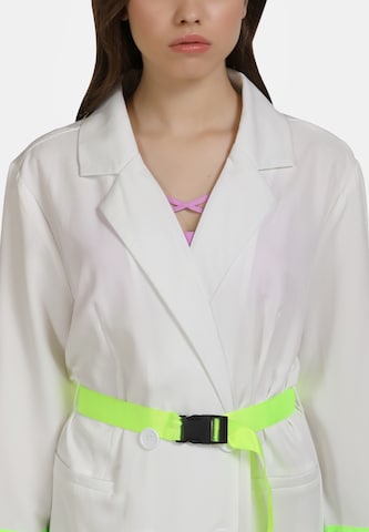 MYMO Summer Coat in White: front