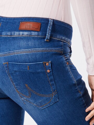 Coupe slim Jean 'Molly' LTB en bleu