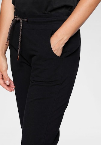 H.I.S Tapered Pants in Black