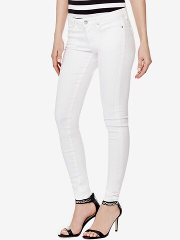 GUESS Skinny Jeans in White: front