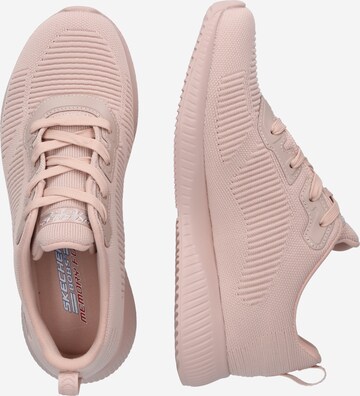 SKECHERS - Sapatilhas baixas 'BOBS SQUAD' em rosa: lateral