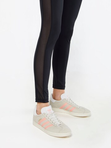 Urban Classics - Skinny Leggings em preto