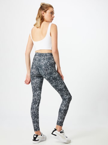 Urban Classics Skinny Leggings in Black