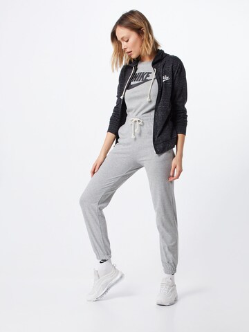 Tapered Pantaloni de la Nike Sportswear pe gri