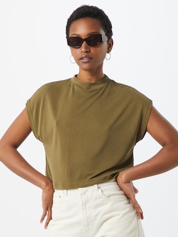 Urban Classics قميص بلون أخضر: الأمام