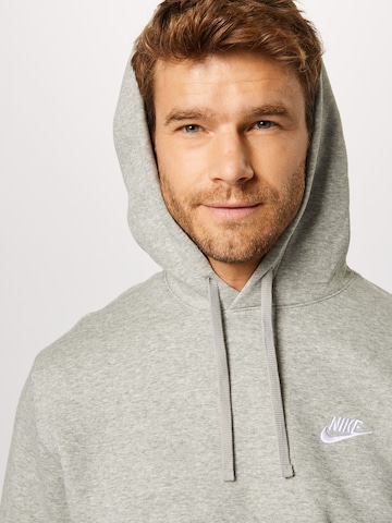 Nike Sportswear Rovný strih Mikina 'Club Fleece' - Sivá