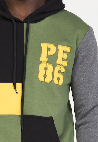 PLUS EIGHTEEN Sweatshirt in Green