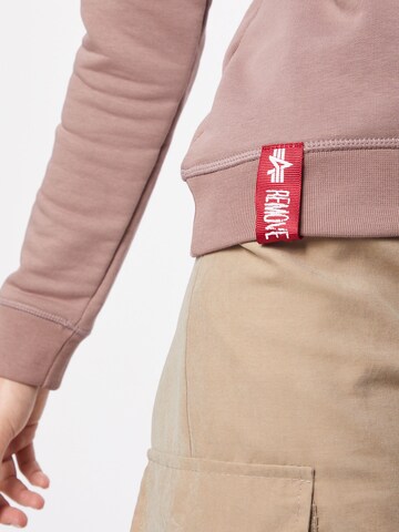 ALPHA INDUSTRIES Sweatshirt in Pink