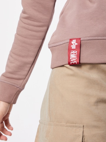 ALPHA INDUSTRIES Sweatshirt in Pink