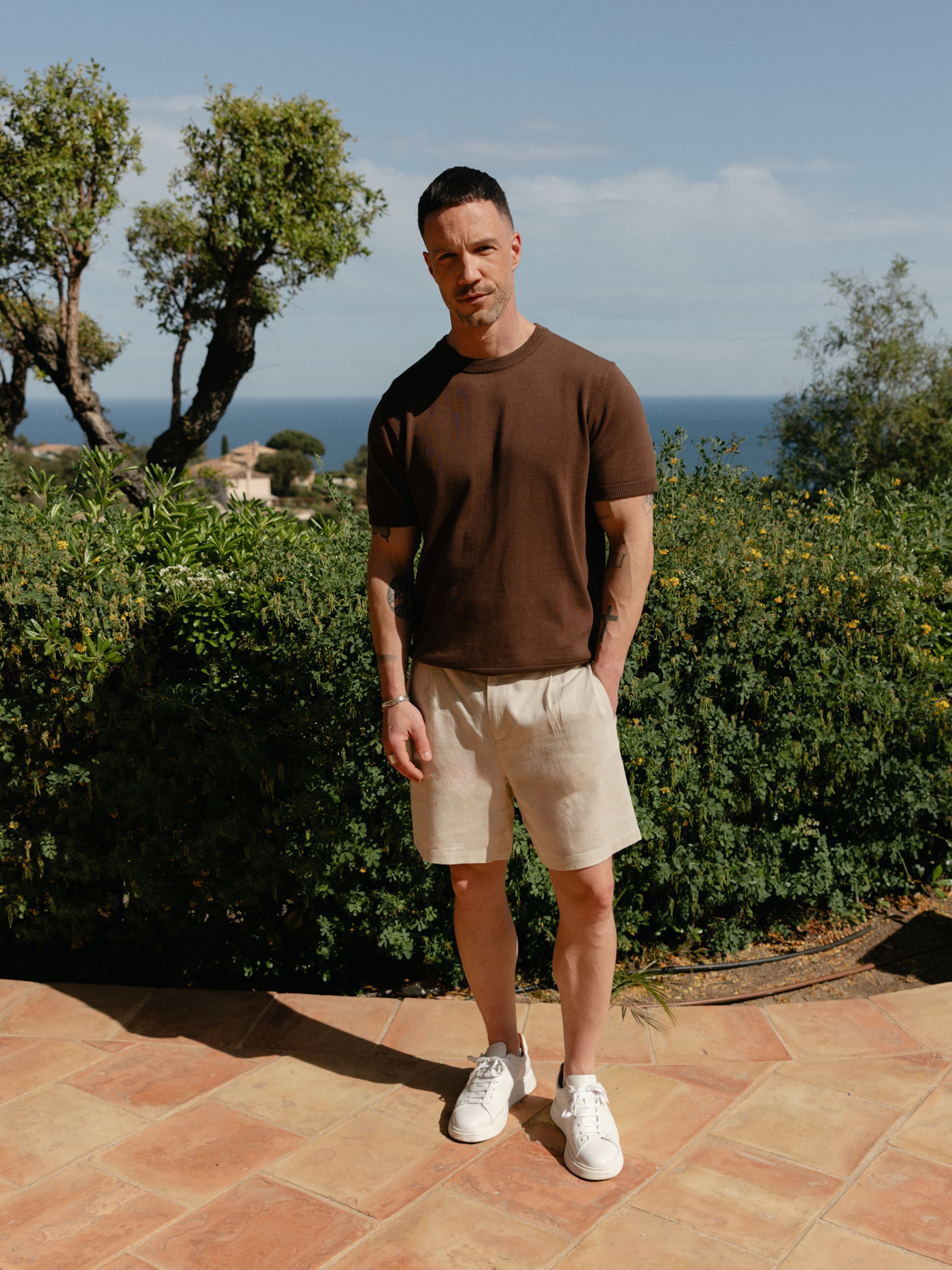 Daniel Fuchs - Brown T-Shirt & Linen Shorts Look