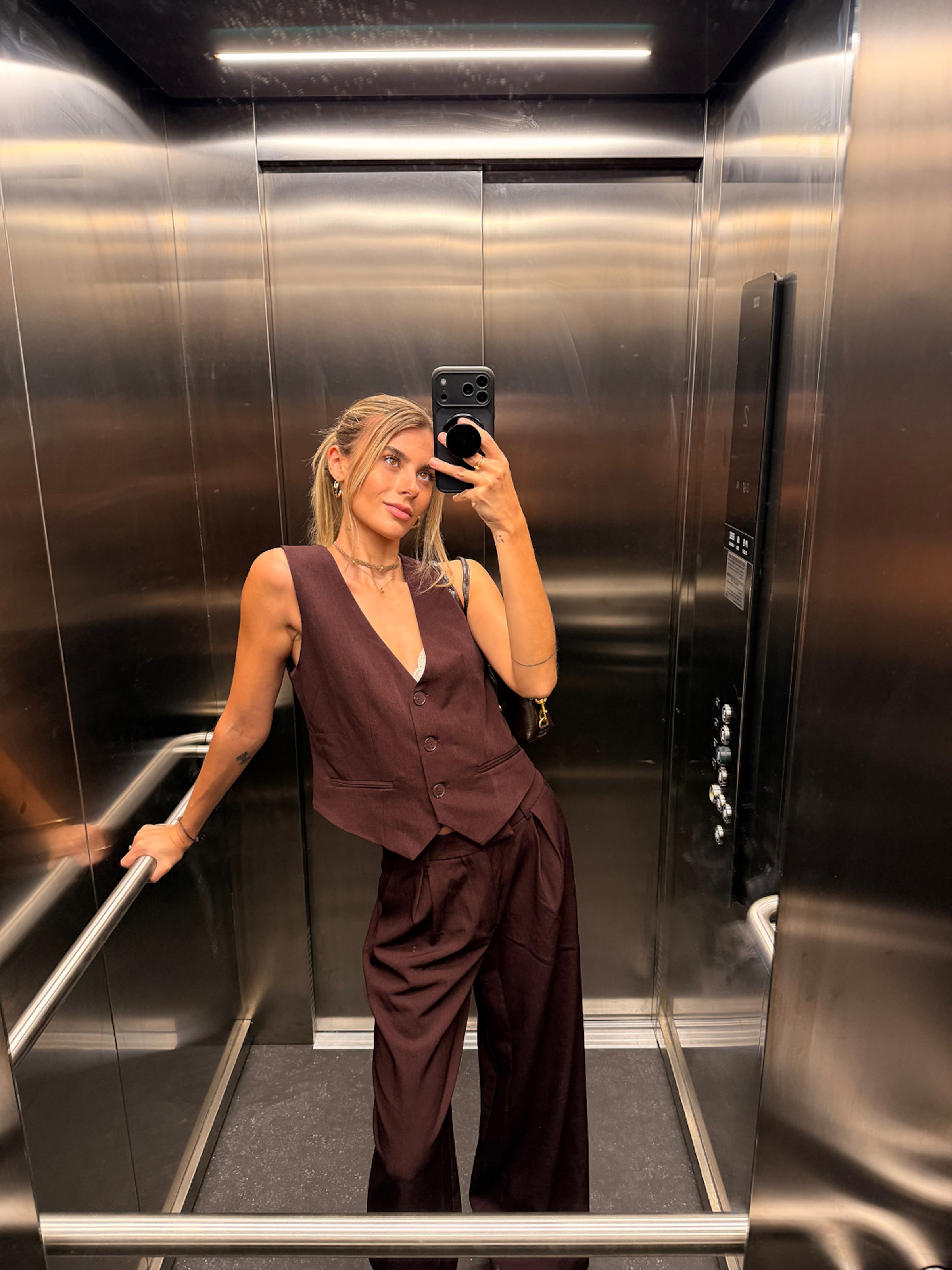 Romina - Burgundy Set Look