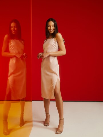 ABOUT YOU x Riccardo Simonetti Dress 'Mirja' in Pink: front