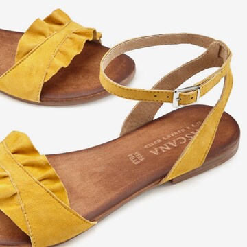 LASCANA - Sandalias con hebilla en amarillo