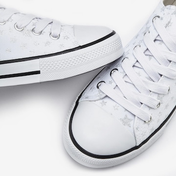 LASCANA Sneakers in White