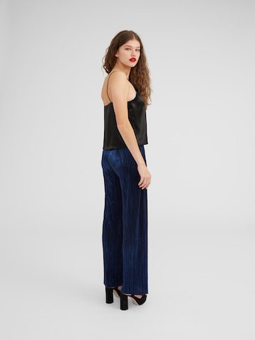 Wide Leg Pantalon 'Jessa' EDITED en bleu : derrière