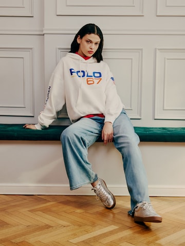Casual Hoodie And Jeans Look