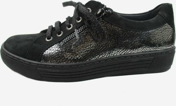 SOLIDUS Sneakers in Black: front