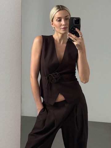 Brown Top With Brown Pants Look