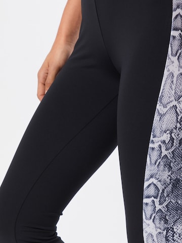 Urban Classics Skinny Leggings in Black