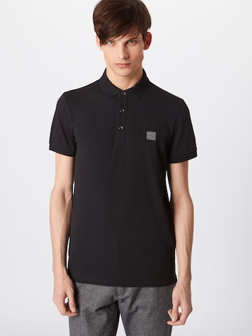 BOSS Orange - Camisa 'Passenger' em preto: frente