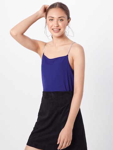 ABOUT YOU Top 'Kacie' in Blauw: voorkant