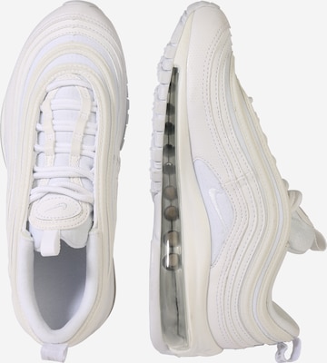 Baskets 'Air Max' Nike Sportswear en blanc : sur le côté