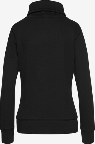 BENCH Sweatshirt in Schwarz