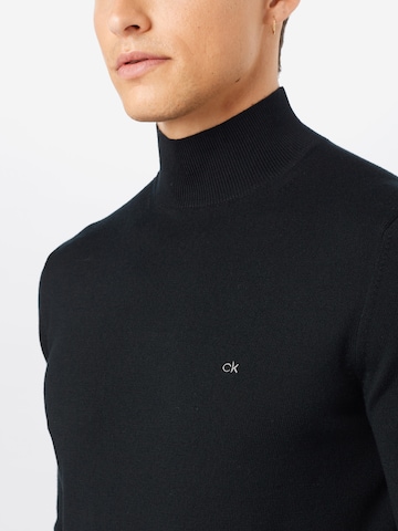 Calvin Klein Regularny krój Sweter w kolorze czarny