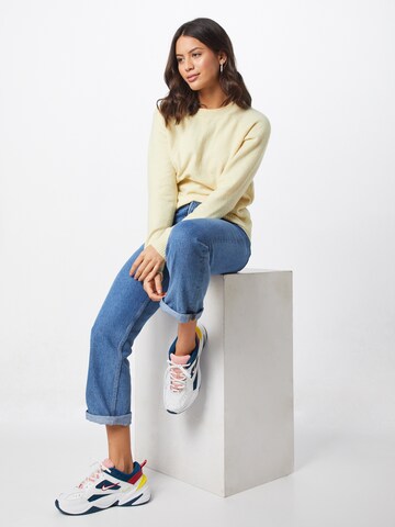 VERO MODA Sweater 'VMDoffy' in Yellow