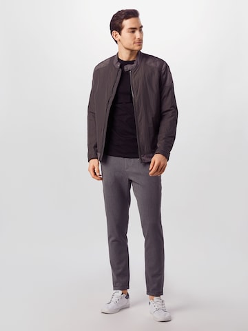 Coupe slim Pantalon 'Como' Les Deux en gris