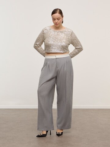 Elegant Material Mix Look
