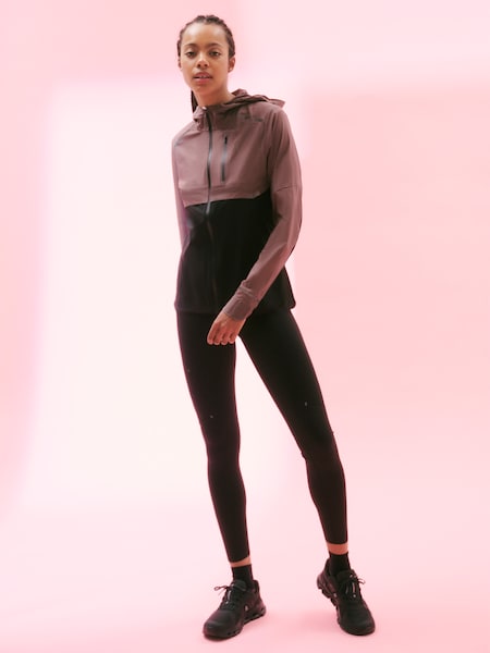 Theresa Nana-Yaa - Cozy Sport Look by ON