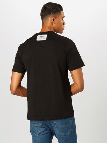 GUESS Regular fit T-shirt i svart