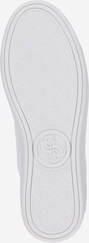 GUESS - Sapatilhas baixas 'BECKIE' em branco: abaixo