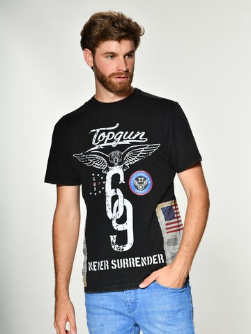 TOP GUN Shirt 'Flags' in Zwart: voorkant
