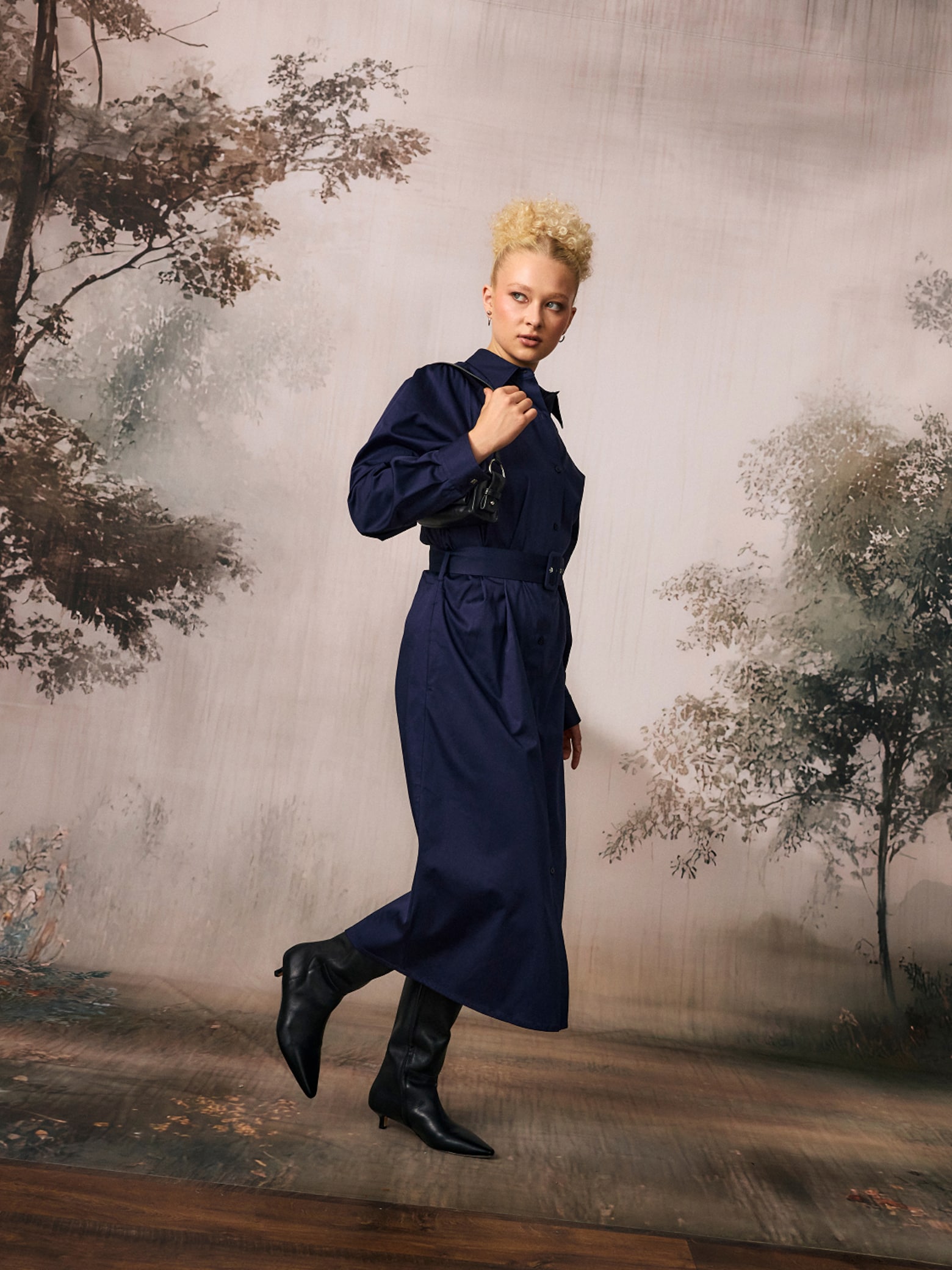 Rita - Dark Blue Chic Dress Look