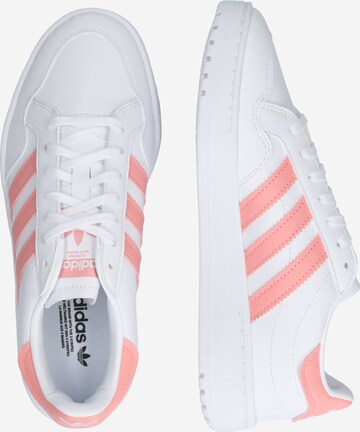 Baskets ADIDAS ORIGINALS en blanc